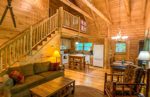 Jefferson Cabin | Discover Your Cool Escape - Hot Tub, WiFi, Creek Access & Pet Friendly