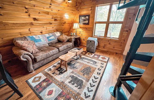 Lansing Ski Chalet | Discover Your Cool Escape Wildflower Ridge - 1BR/1BA Hot Tub, WiFi