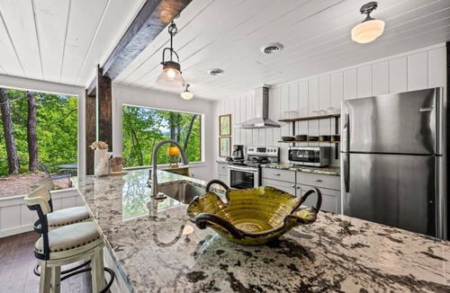 Chalet Village Cabin | Dogwood Cottage: HotTub 2 King Beds DogFriendly