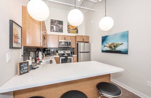 Central Business District Apartment | Downtown Cincinnati 2BR Suite, Walk to Reds & Taft