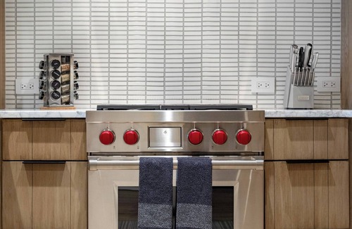 Jackson Condo | Downtown Jackson Condo + Hot Tub, Balcony, Grill, Mountain Views