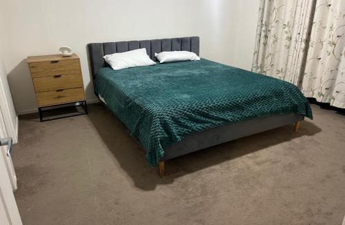 Redbank Plains House | Easy Access accomodation