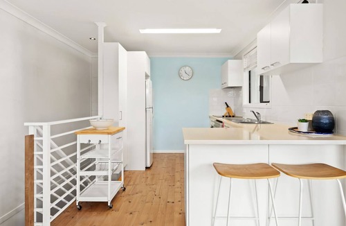 North Creek House | Easy Style Holiday Accommodation Across the Road from the Beach