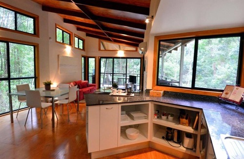 Smiths Creek Ski Chalet | Ecoasis Hideaway Chalet – Secluded Forest Romance