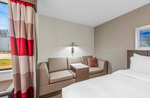 Statesville Hotel | Efficient Stay | 3 Budget-friendly Units | 2 Mi to Statesville Historic District
