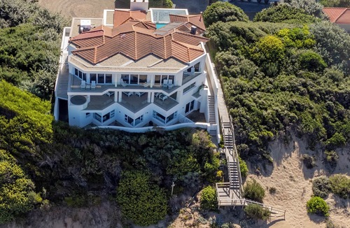 Keurboomstrand House | Elegant & Relaxed Beachfront Bliss-Wake Up to the Sound of the Ocean-Sleeps 16