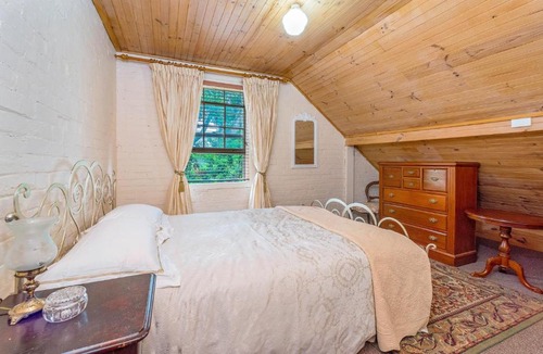 Grafton Apartment | Eliza 1875 Red Brick Duplex Townhouse