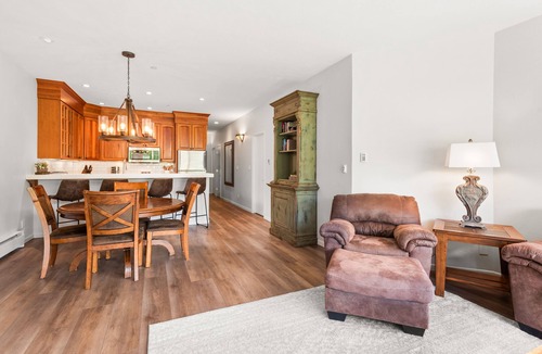 Snowmass Village Villa | Elk Mountain Villa in Snowmass: 3 bed with walk-out patio