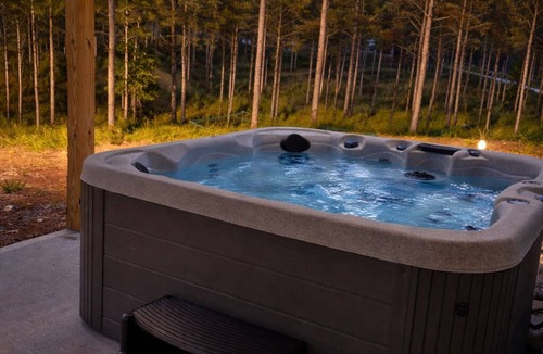Ellijay House | Ellijay GA Cozy Cabin Escape, Hot Tub, Arcade & Game Room sleeps 9