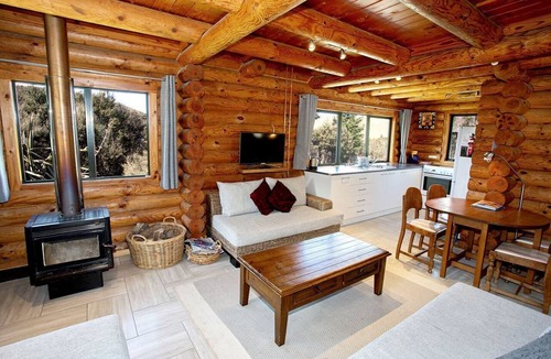 Lyford Cabin | Enchanting and Secluded Cabin Rental near Lyford, South Island