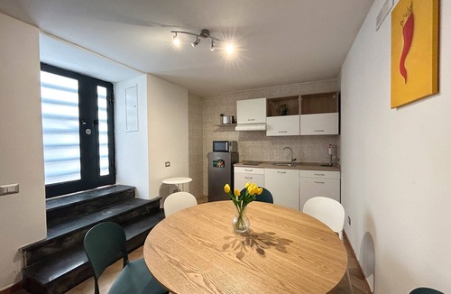 Vomero Apartment | Entire Accommodation in Chiaia in Salita Tasso independent, Comfortable and bright,