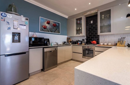 Brenton-on-Sea Apartment | Escape to Waves & Whales, Knysna - Where Brenton-on-Sea Works Its Magic!