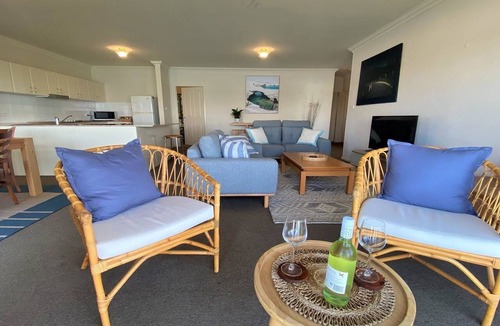 Nambucca Heads Apartment | Estuary - Estuary - Chasing water views? TOP floor unit certainly delivers this & more!