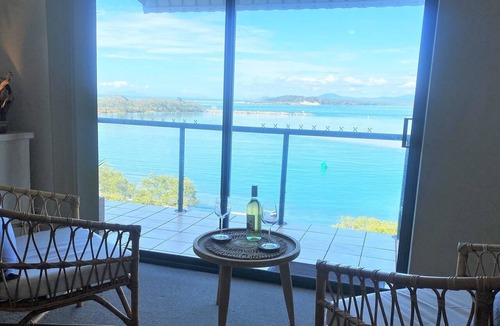Nambucca Heads Apartment | Estuary - Estuary - Chasing water views? TOP floor unit certainly delivers this & more!