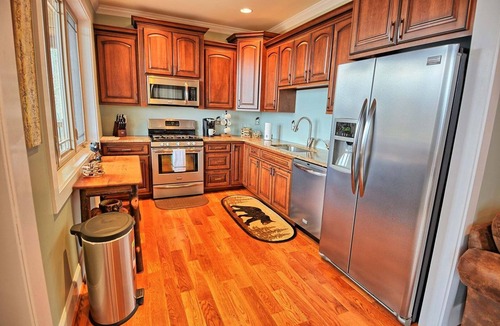 West Jefferson Cabin | Experience serenity in this 3-bedroom cabin with stunning views in West Jefferson, NC.