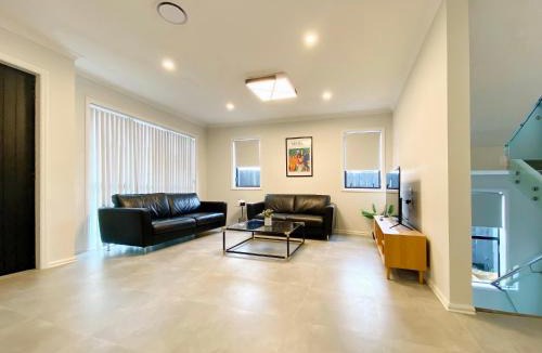 Flat Bush House | Extra-Large Brand-New House, Over 400sqm