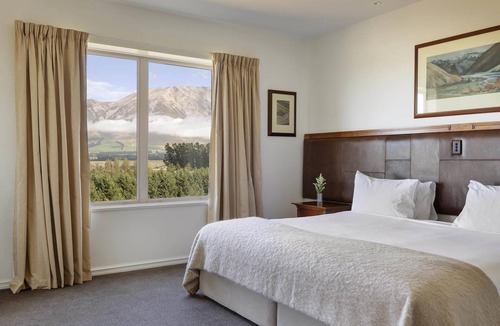Windwhistle Hotel | Fable Terrace Downs Resort by Mgallery