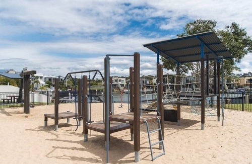 Biggera Waters Apartment | Family-Friendly 4B Apartment-Pool Gym Park Views