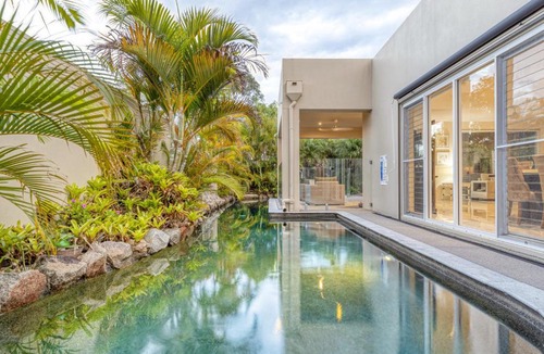 Pelican Waters House | Family Retreat With Pool Perfect for School Hols