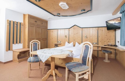 Reith im Alpbachtal House | Family room - Alpengasthof Hotel Pinzgerhof
