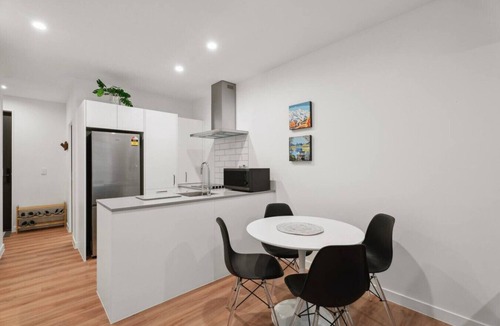 Arthur's Point Villa | Fantail Retreat | Alpine Stay Near Coronet Peak