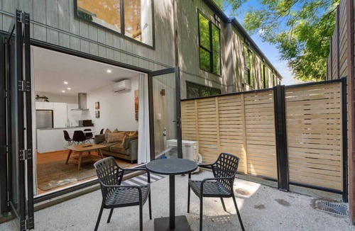 Arthur's Point Villa | Fantail Retreat | Alpine Stay Near Coronet Peak