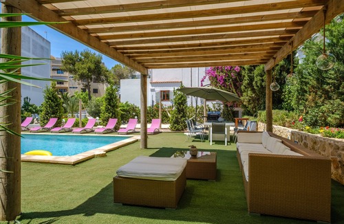 Sant Antoni de Portmany Villa | Fantastic Villa in Central Location with Pool, Wi-Fi and Air Conditioning, Pets Allowed
