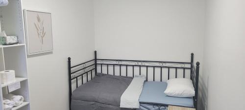 South Clearbrook Bed & Breakfast | Farhad's B&B