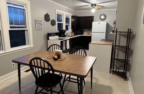 Crumpler Other | Farmhouse with amazing views, enjoy the peacefulness of living on a farm