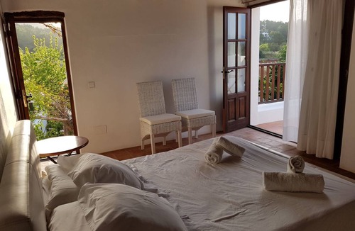 Sant Antoni de Portmany Bed & Breakfast | Finca Can Pepis, surrounded by nature, is ideal for groups of 12 people.