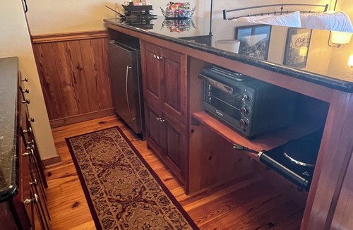 Wintergreen Condo | First Floor Slopeside Ski-in/Ski-out at Wintergreen, steps from main lodge