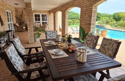 Port Elizabeth House | Flanders South, villa with pool & tennis near game park