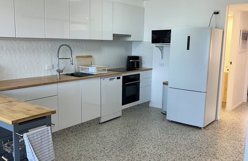 Urangan Apartment | Forget all your troubles with a slice of paradise