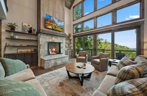 Elk Park House | Four Eaglets Lodge at Eagles Nest
