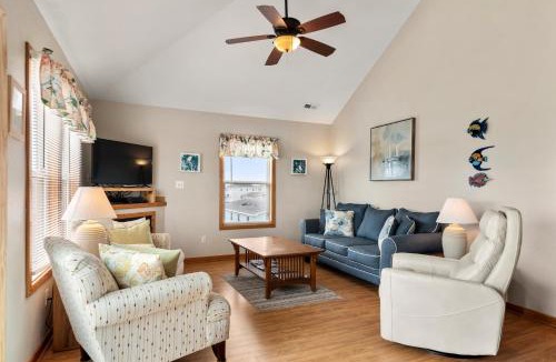 Colington House | Freebird