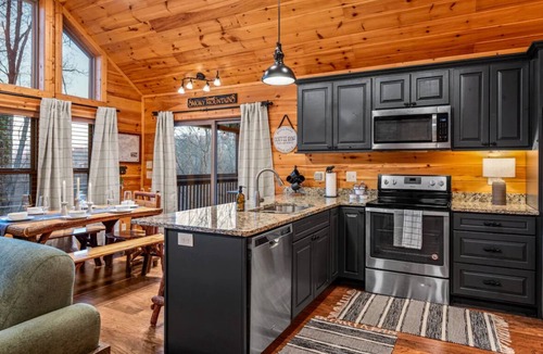 Chalet Village North Cabin | Freshly Renovated! 3 Pools, Pickleball, Hot Tub, Game Rm!