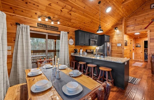 Chalet Village North Cabin | Freshly Renovated! 3 Pools, Pickleball, Hot Tub, Game Rm!
