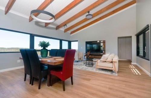 Brenton-on-Sea Villa | FrizNite
