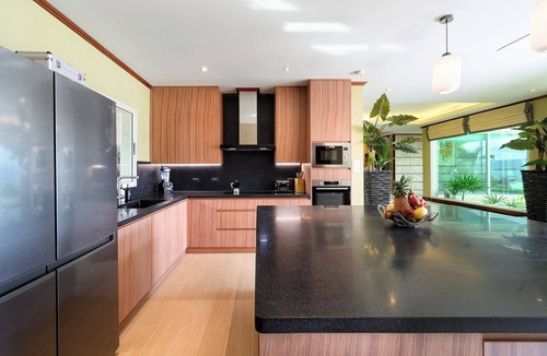 Wichit Villa | Glasshouse Phuket | 6BR Villa | Sleeps 22 | Walk to 2 Beaches | Accessible