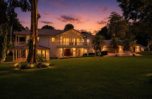 Flaxton House | Glen Eden Manor | Luxury Hinterland Estate for Families, Friends & Retreats