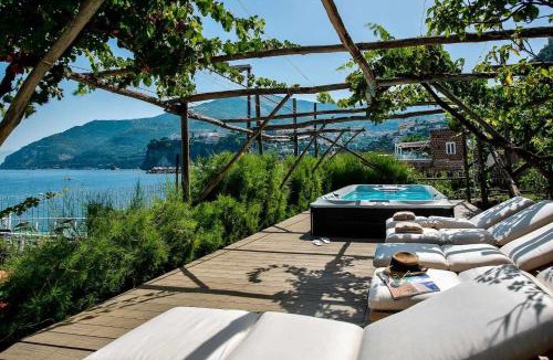 Vico Equense Apartment | GOCCE VILLAS - Casa Rosada Waterfront Villa With Private Pool