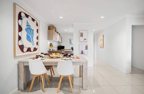 Golden Beach Apartment | Golden Beach Getaway - Oaks Oasis Resort