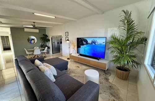 Golden Beach House | Golden Sand Bars - Family Beach Escape