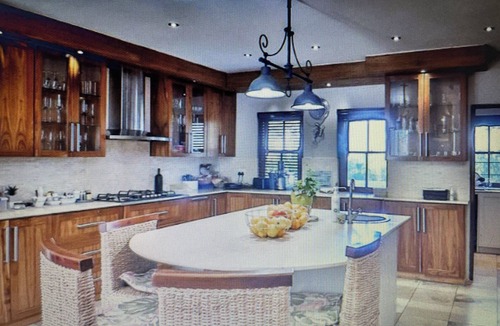 Stellenbosch House | Golf course estate living in Stellenbosch - secure and world class lifestyle