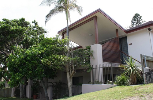 Wooli Apartment | Gone Surfing First Floor 2 Bedroom air-cond self-contained apartment River views