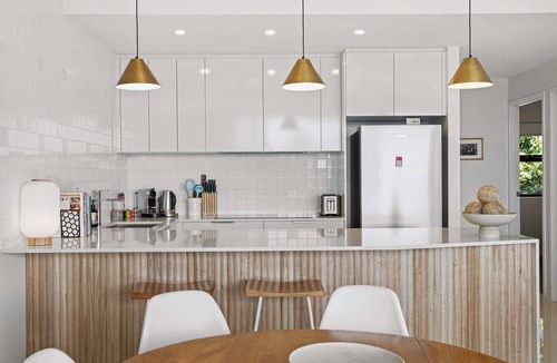 Bulimba Apartment | Gorgeous 3-Bed Apartment with City Views