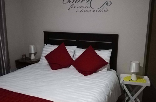 Komani Bed & Breakfast | Gracehouse B&B