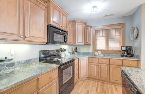Banner Elk Condo | Grand Oaks RR1- Mountain Condo, Gated Resort, Indoor/Outdoor Pools & Hot Tub
