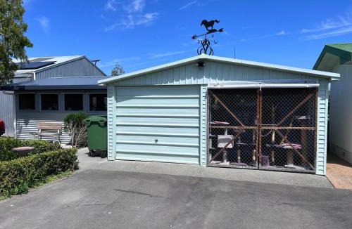 Meeanee House | Grassmere Orchard by Tiny Away
