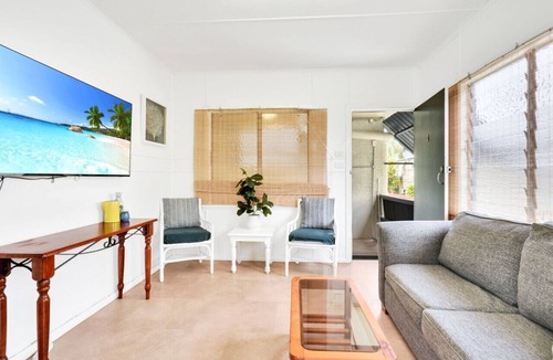 Cairns North Apartment | Grey Whale Anchor Inn- Affordable & Cosy Stay Near the Great Barrier Reef – Perfect for Explorers!